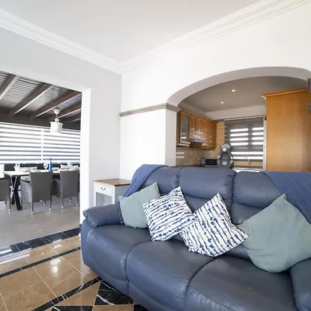 Villa Superb Casa Herlanda 3 Bedrooms Pool Table Great Sea Views Playa Blanca (Lanzarote)