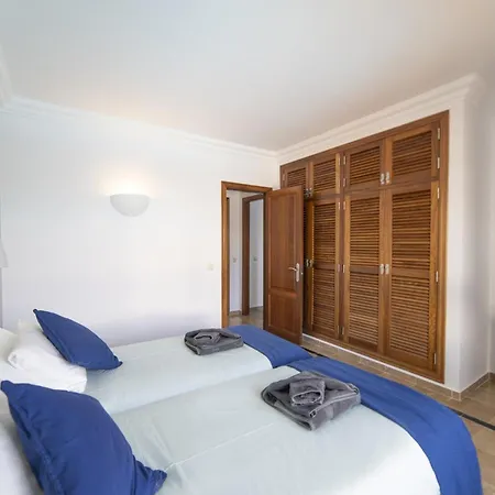 Superb Casa Herlanda 3 Bedrooms Pool Table Villa